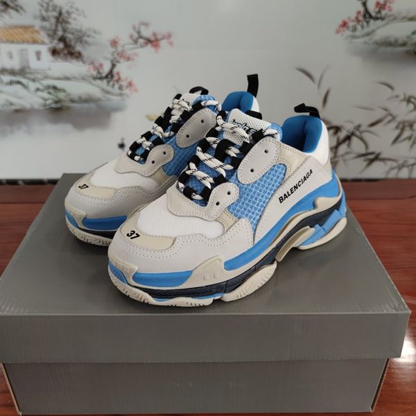 

2020wc designer designs new leisure and entertainment hiking shoes, outdoor jungle adventure shoes, original packaging and box delivery, Black