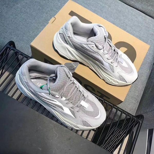 

2019p new limited edition coconut shoes, comfortable sports shoes, original box delivery: male and female code 38-4611, Black