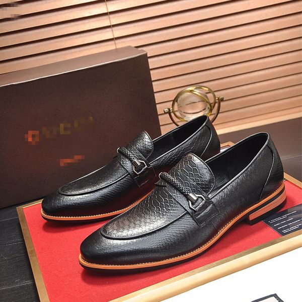 

shining rhinestone decoration fashion loafer shoes men pointed toe casual flat shoes for wedding party 2020 new, Black