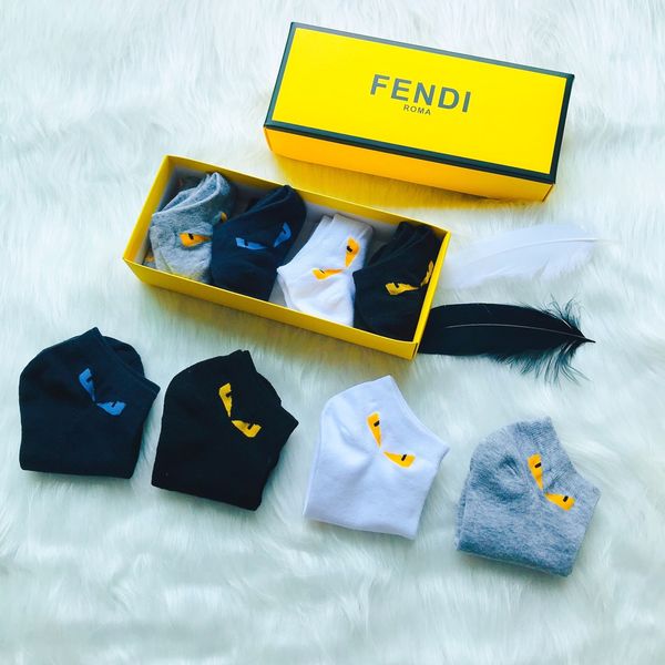 

4 пара / box head животных горячая продажа мужские носки четыре пары мода спорта носки волк вышивка досуг хлопок man носки gift box set 3546, Black