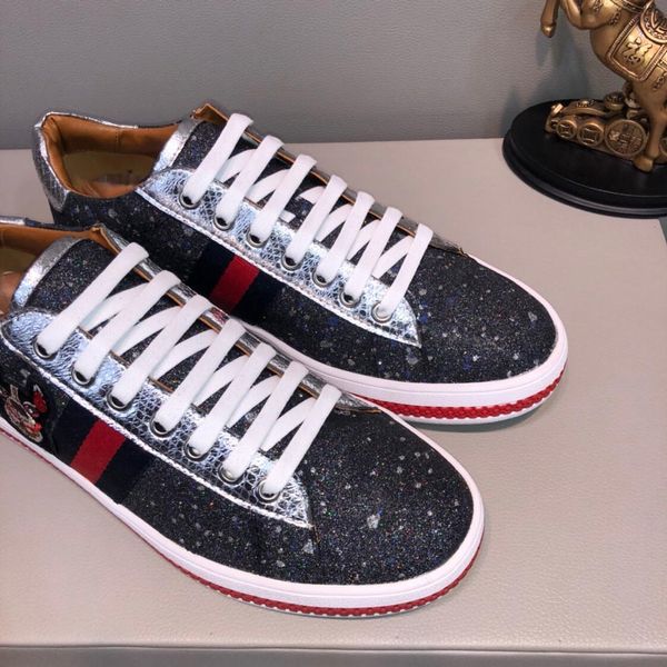 

2019e new embroidered bee pattern leather white shoes, trend wild flat-bottomed sneakers, comfortable shoes original box packaging: 38-4411, Black
