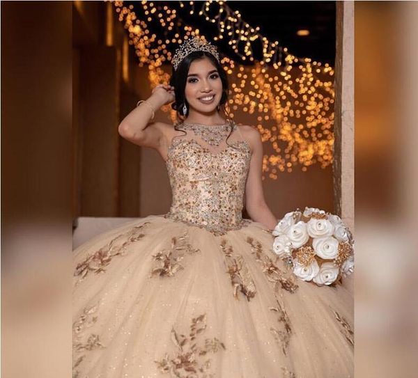 

2020 бисером кристаллы шнурка золота quinceanera платья выпускного вечера sheer шеи тюль sexy бальное платье партии вечера сладкие 16 платье, Blue;red