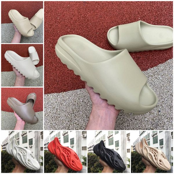 

2020 adidas yeezy slides new kanye сандалия обуви пена бегун тройной черная белой красный слайд кость смола песок пустыня земля коричневых м, Black