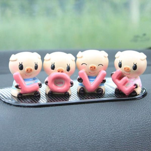 

love pig pig car decoration q version cute love creative car interior supplies baking decoration
