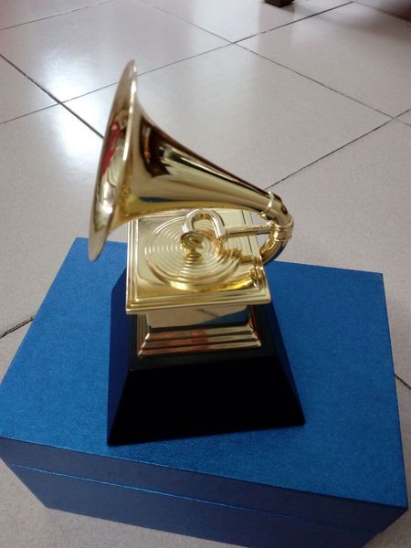 

2018 grammy awards 1:1 real life size 23 cm height grammys awards gramophone metal trophy souvenir collection ing