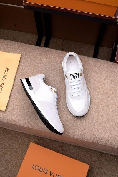 

2020-2019ss luxury limited edition custom men's casual shoes, fashion wild sports shoes, original packaging shoe box delivery, yardage