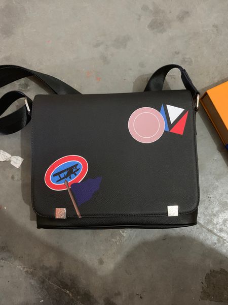

fashion men's messenger bag new style bag fashion handbag wholesale shoulder bag 144 aw567