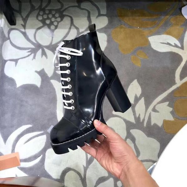 

2020-2019 новых моды диких дам коротких сапоги дам печатать полосатую нескользящие летние случайные дамы коротких ботинок, полная оригинальн