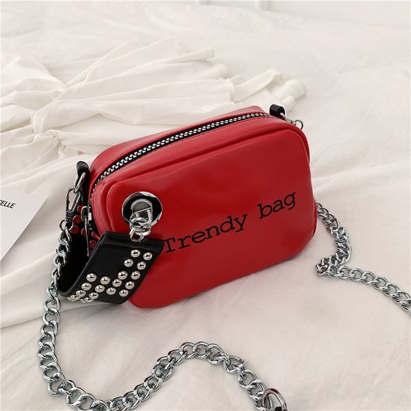 

цепи сумки на ремне женщины малый crossbody сумки для женщин 2020 летняя новая мода pu кожа мини сумка сумки женские клатч красный