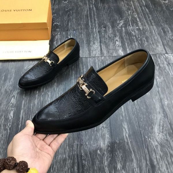 

new 2020 design bottoms men flat wedding party dress shoes loafers with spikes metal black oxfords leather shoes, Black;red