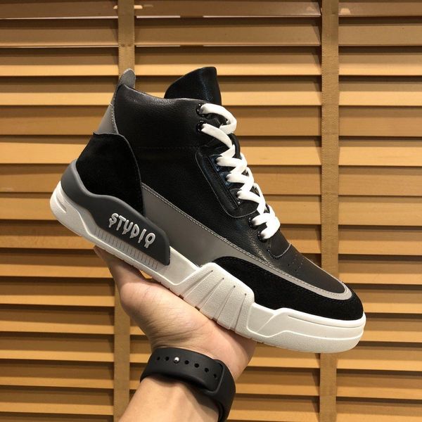 

2020h fashion high-end letter leather men's shoes comfortable high-casual sports shoes, fashion wild men's booties,original bo