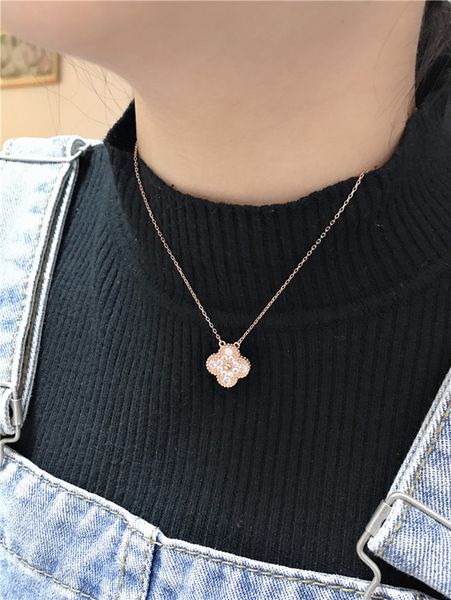 

japanese and korean version simple light luxury exquisite diamond clover pendant clavicle necklace for girl friends and students, Silver