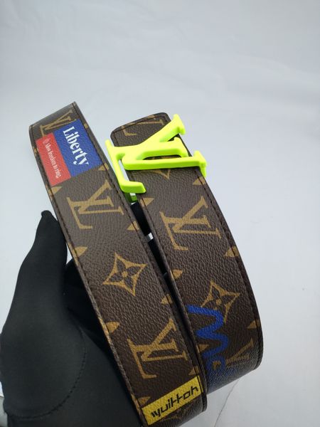 

male stylist designs fashionable belt, individual character is fashionable, highlight noble, male and female recreational business belt, wel, Blue;gray