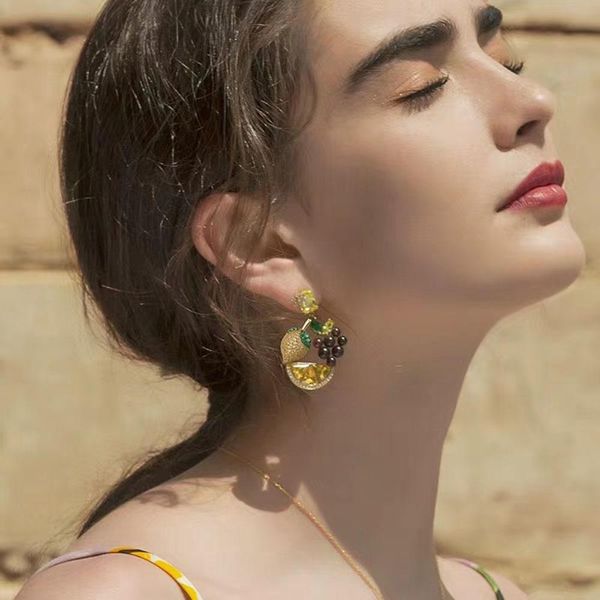 

hezekiah s925 silver lady noble fruit grape earrings personalized fashion earrings shiny earrings dance party ing, Golden