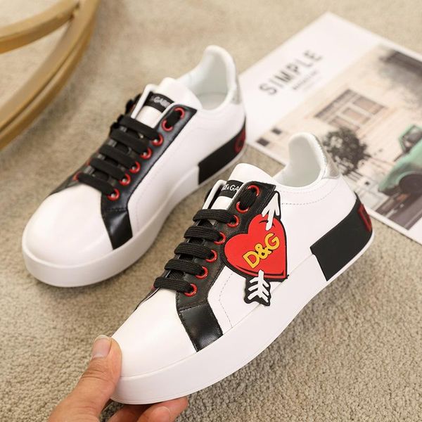 

2020d new trend hand-painted graffiti leather casual shoes men and women outdoor sports shoes fashion wild couple shoes, size 35-45, Black