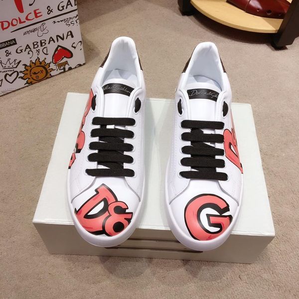 

2019v autumn luxury fashion leather men's low-casual shoes, fashion outdoor wild sports shoes, original box packaging