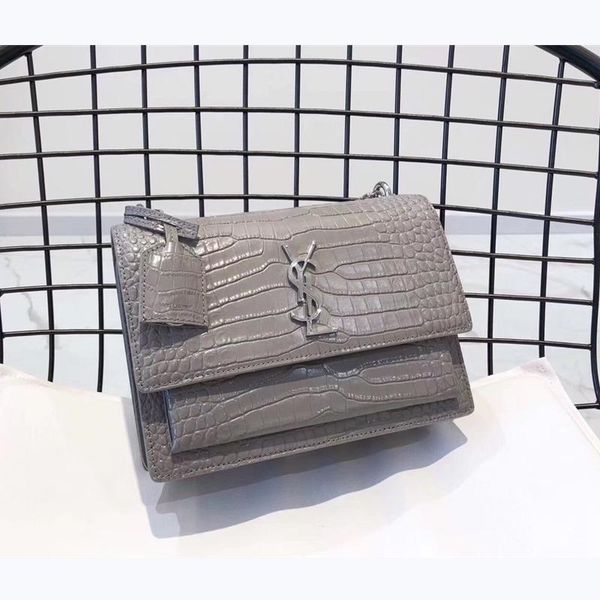 

2020ef designer luxury shoulder bag with original box, designer hand-made with high-quality materials for fast delivery within 10 days, Red;black