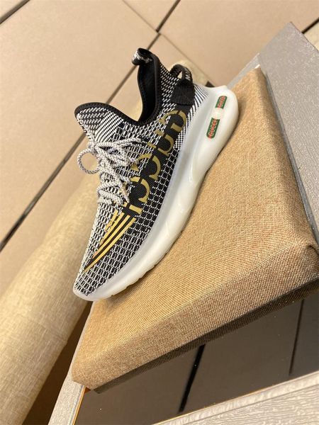 

the latest brand men's shoes for 2020, ultrapace r sneakers, comfortable, breathable and smooth leather size 38-44ab