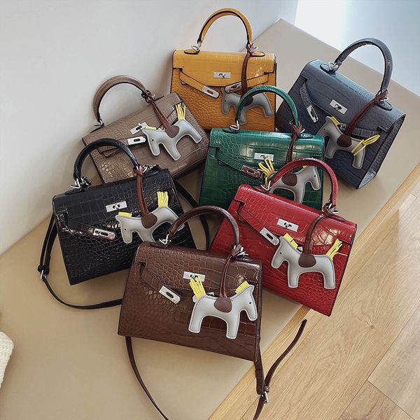 

2020 new women's handbag fashion crocodile pattern one-shoulder cross-body bag