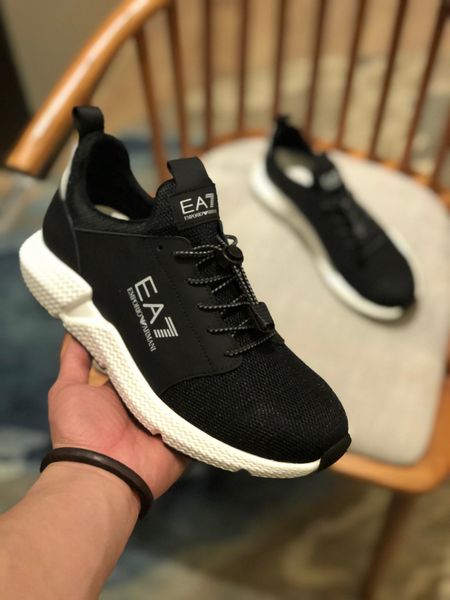 

2021s new custom mesh leather combined with casual men 's sports shoes ,fashion wild low -shoes ,original box packaging 38 -44, Black