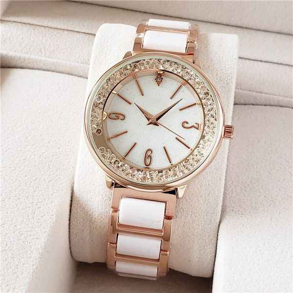 2024 hohe Qualität drei Nadel -Serie Luxus -Mens Uhren 38 mm Größe Quarz Uhr Designer Armbanduhren Top Brand Fashion Steel Gurt Girl Ornament