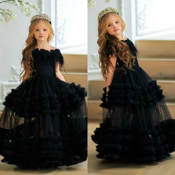 Schwarze Blumen-Mädchen-Kleider, abgestufte Rüschen, Federn, schulterfrei, bodenlang, Kinder- und Teenager-Festzug-Kleider, Geburtstagsparty-Kleid für Hochzeit