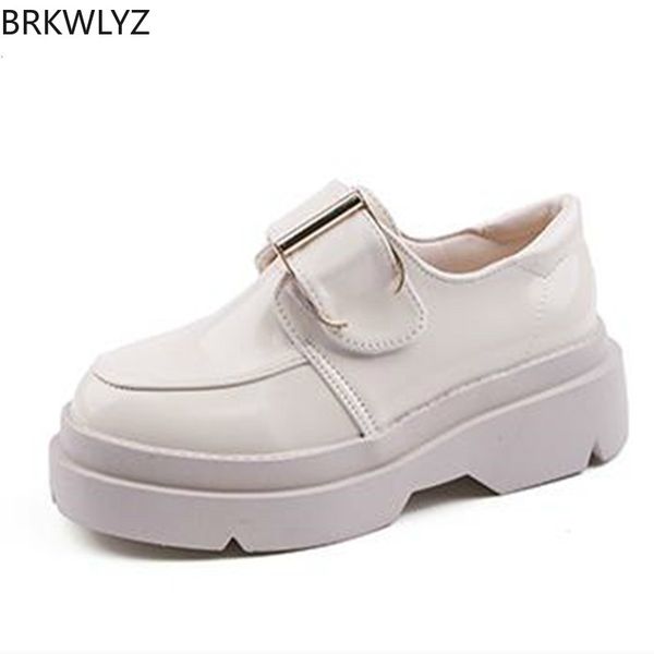 

new women single shoes female soft leather shallow mouth low heel spring and autumn flats black white fashion women casual shoes