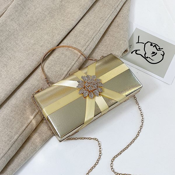 

boutique ladies evening bags 2020 new women's fashion flower crystal clutch handbag and purse wedding party chain shoulder bag