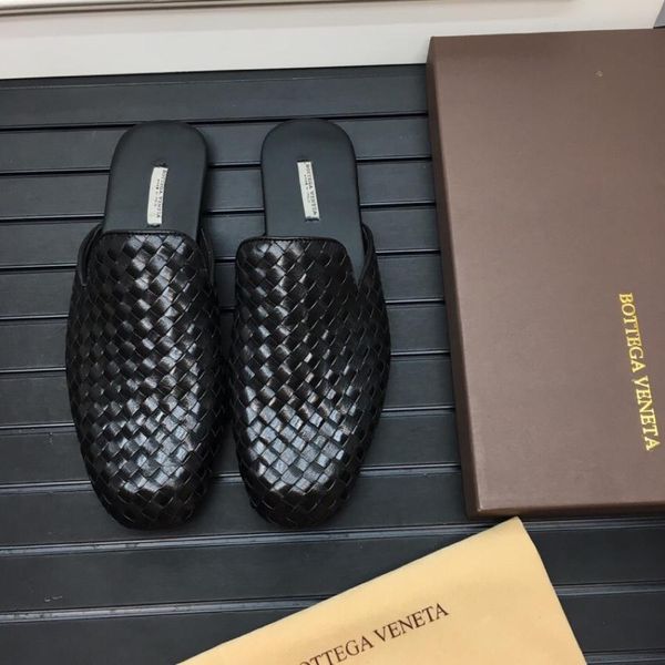 

2020 latest black leather casual slippers men casual shoes fashion trend comfortable shoe size 38-45 type 39745400568