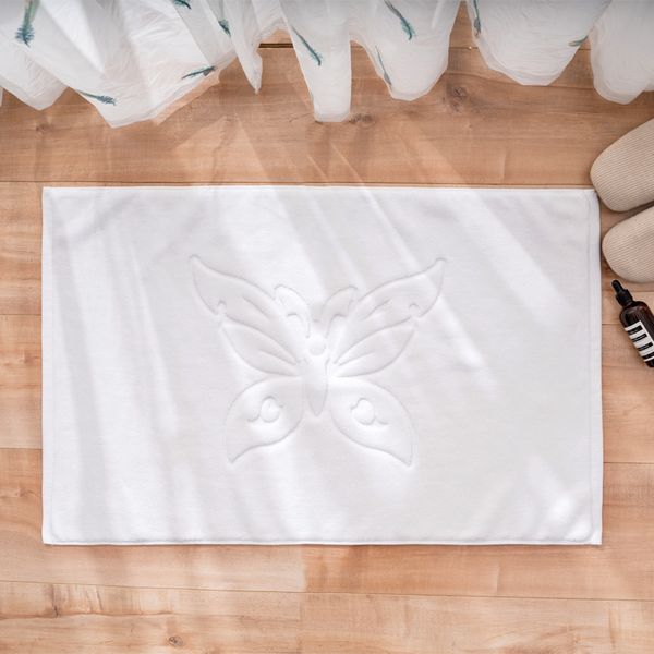 

solid pattern type white bath door mats towel