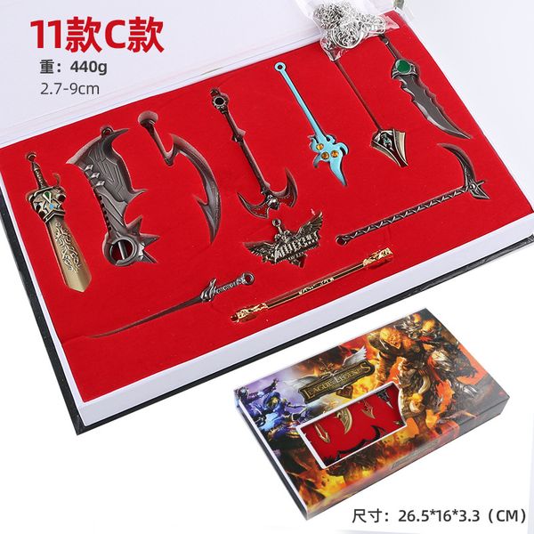 

2.7-9cm game lol hero metal weapons alliance keychains alloy key knife model leagues game keyring jewelry accessories souvenirs kids toys