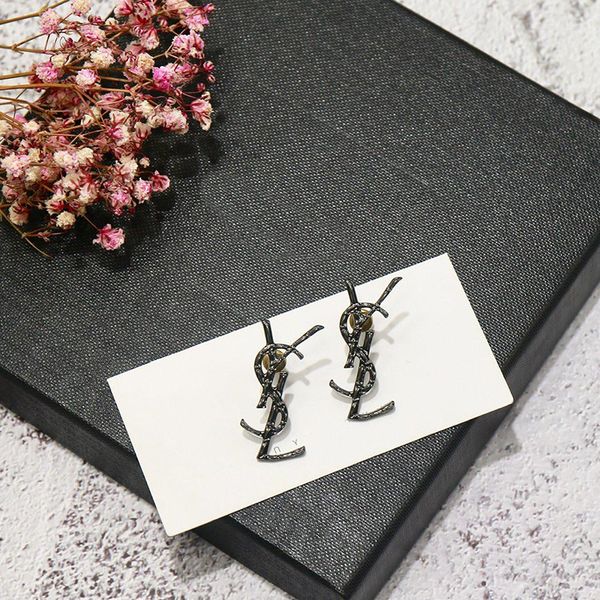 

classic style lady gold sliver brooch fashion pin for party fashion lapel pin men jewelry for womans fashion mental pin brooch, White