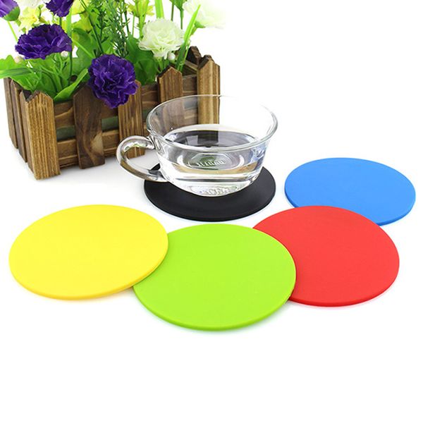 

silicone drink coasters 10cm non-slip round soft cup pad durable easy to clean heat insulation customizable silicone cleaning cup mat
