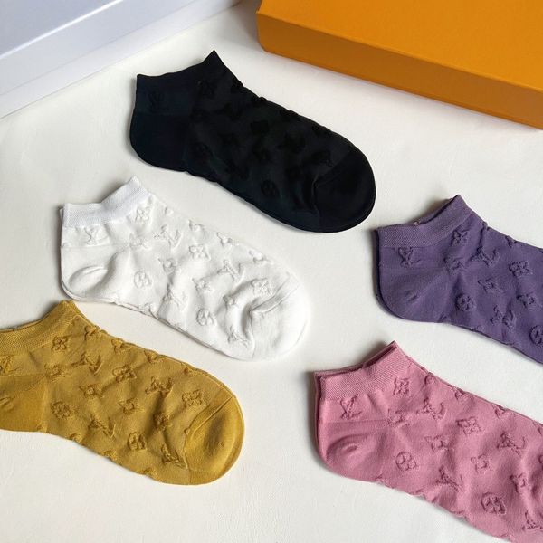 

love ins super small items, trendy must-have explosion models, classic old-fashioned alphabet socks, personalized fashion wild models, y, Black;white