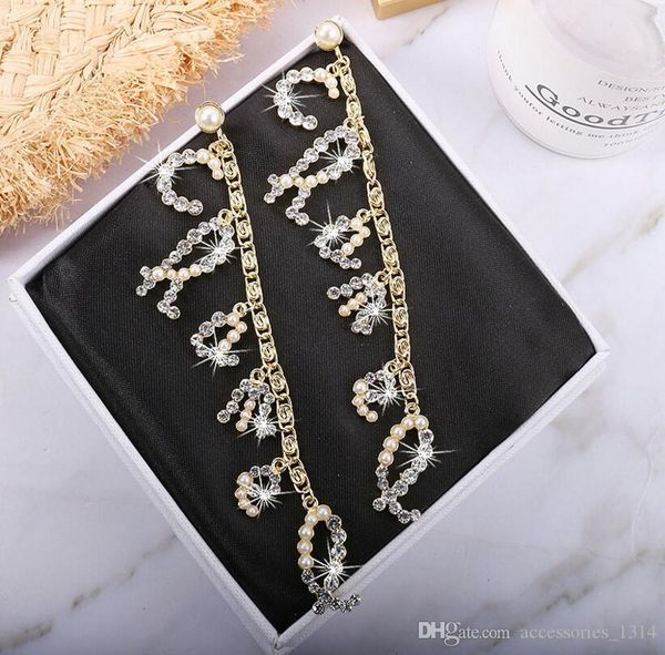 

2020 south korea new net red pearl english alphabet flash diamond necklace short pearl neck chain autumn and winter texture sweater chain wo, Golden;silver