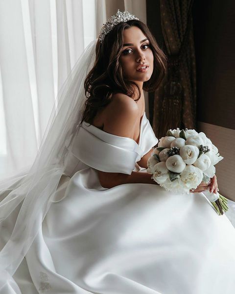 

princess wedding dresses satin vintage off the shoulder wedding bride dresses long train white ivory wedding ball gown