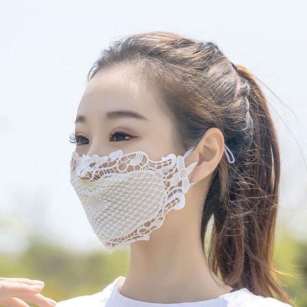 

woman lace face mask lace plaid mouth cover masks 4 colors washable hollow lace designer masks reusable anti-dust dustproof masks
