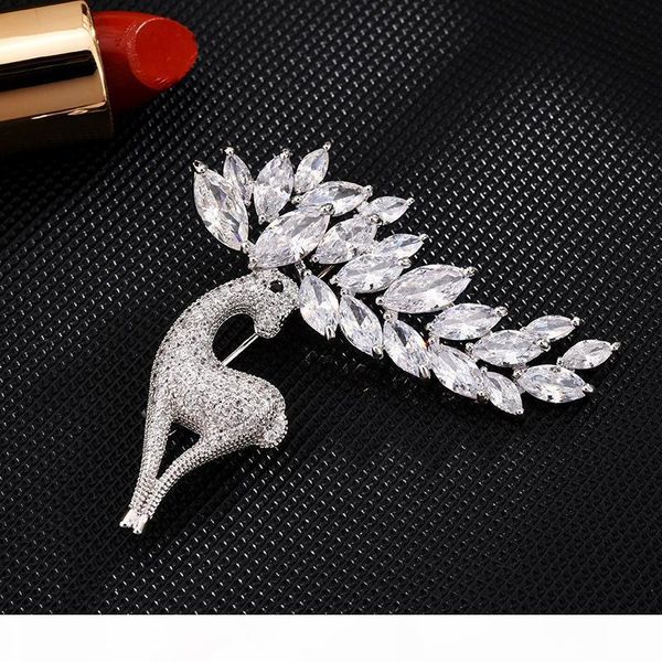 

crystal cubic zirconia brooche cute deer christmas brooch for women men elk animal , lady accessories for any place, Gray