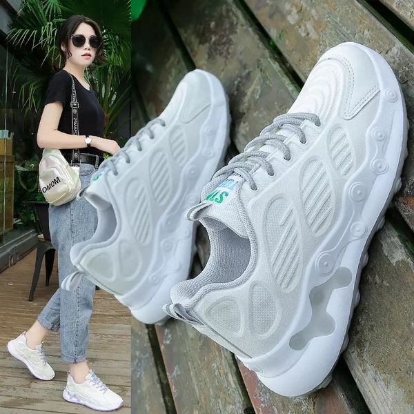 

2020 lightweight sneakers women running shoes ladies sneakers lace up breathable mesh sport shoes jogging walking