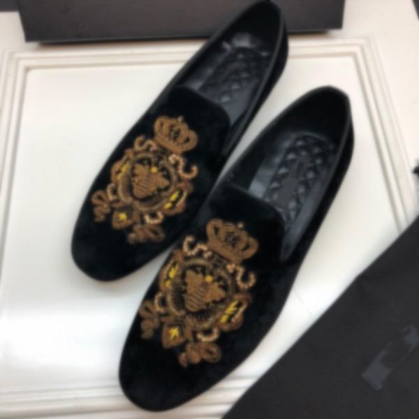 

new spring and summer designer casual men's shoes, trendy and comfortable, fashionable embroidered leather casual shoes