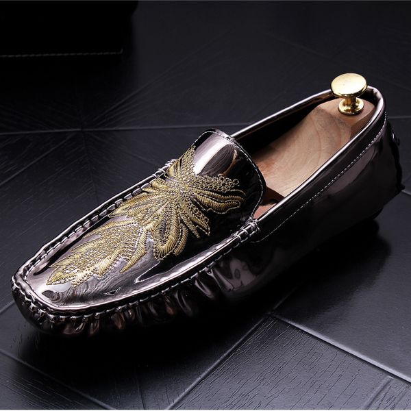 

mens england casual sneakers comfortable loafers man shoes dressing flats party leisure new flower embroider shoes driving, Black
