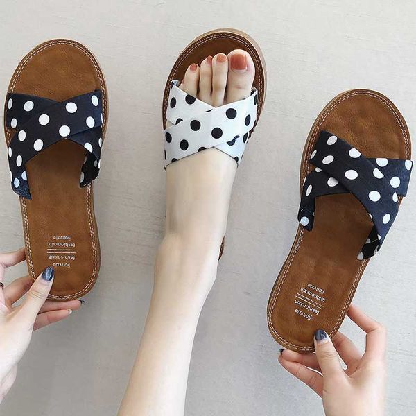 

beach shoes slippers women wear seaside holiday non-slip flat bottom summer tow summer new fashion wave point sandals, Black