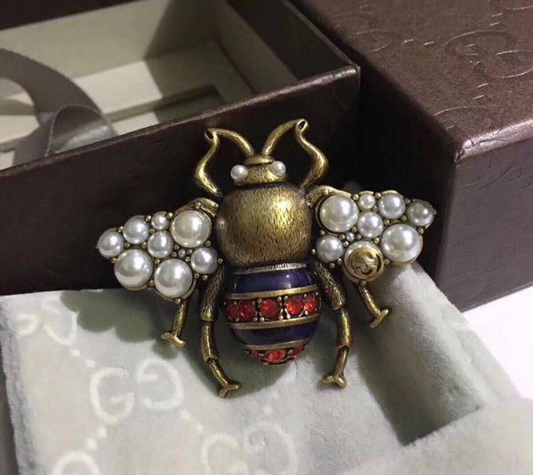

vintage classic designer copper bee with white pearl swing pin brooch for women jewelry, Gray