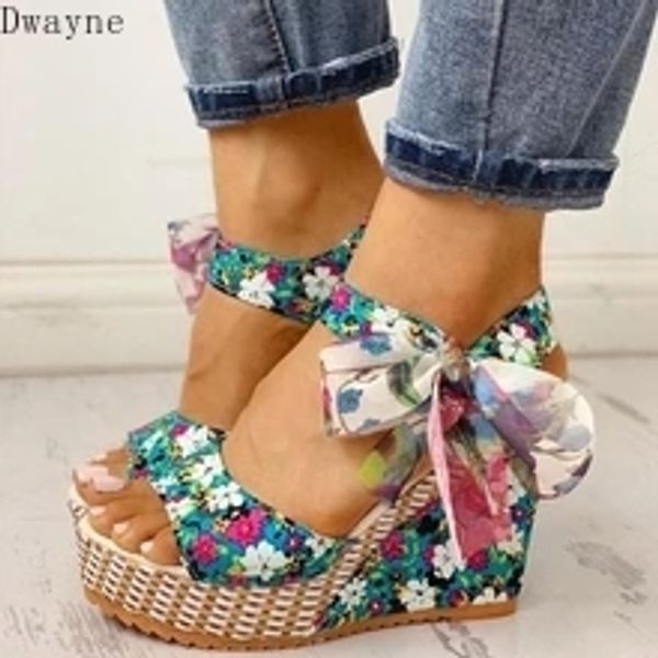 

2020 new small floral wild thick sweet wind light cakes cool shoes women, Black