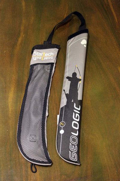 

the bow and arrow quiver can be hung on the back with thickened large capacity quiver quiver