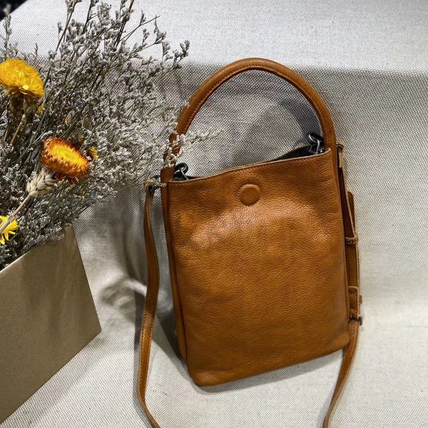 

2020 summer early autumn foreign style simple solid color all-match cross-body shoulder bucket bag large capacity leather