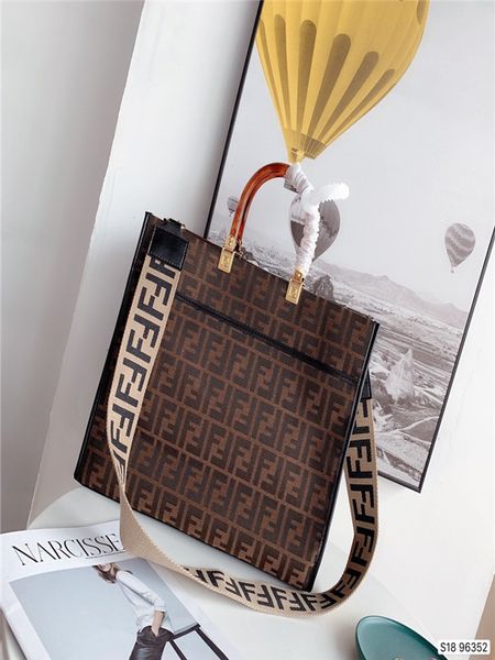 

women's fashion designers handbags genuine leather shoulder bags crossbody bag purse handbag message bag cluth backpack size:36*32 cm c