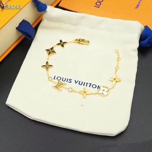 

fashion womens chain bracelet designer luxury girl charm bracelets classic letter girl woman jewellery bracelet with box, Golden;silver