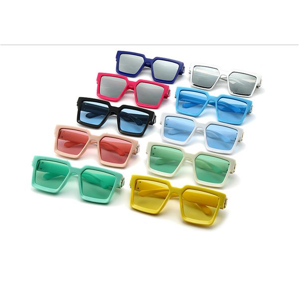 

fashion sunglasses women 2020 designer ladies square frame sun glasses red green colors eyewear gafas, White;black