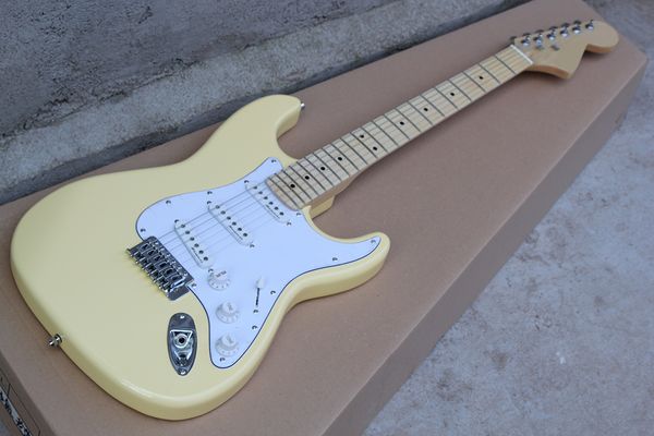 Guitarra elétrica amarela leite personalizada de fábrica com braço de bordo, pickguard branco, hardware cromado, pode ser personalizado
